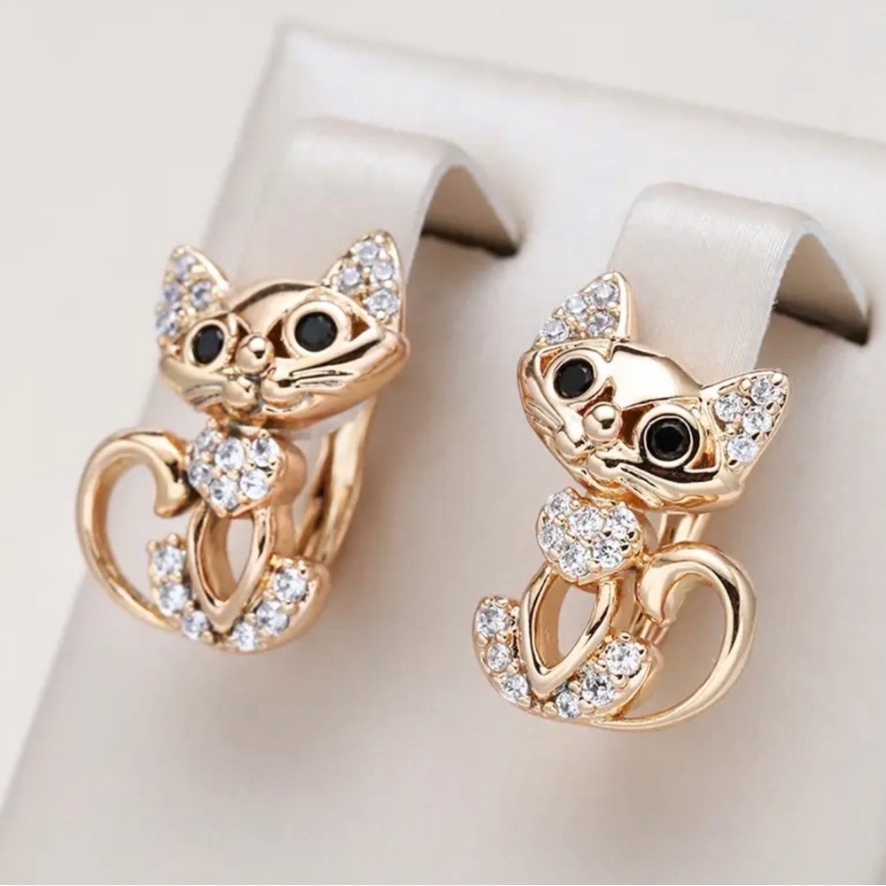 Elegant Gold Cat Earrings. - Picture 6 of 7